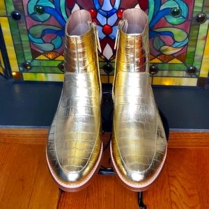 FITFLOP Gold Boots w/ crocodile pattern, size 10, NWT, no box